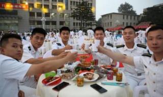 首批00后就要毕业了